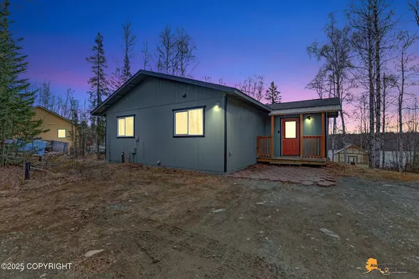 10384 W Lakeshore DR, Wasilla, AK 99623