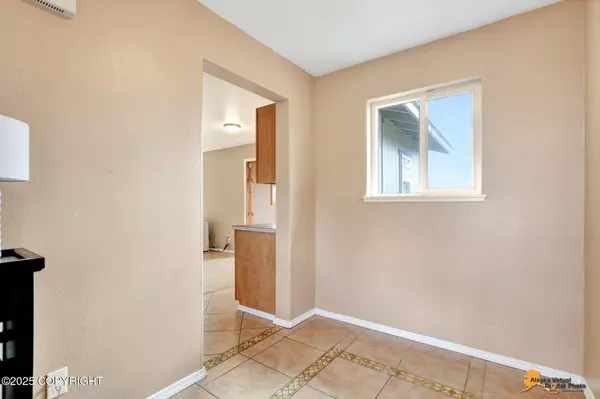 10384 W Lakeshore DR, Wasilla, AK 99623