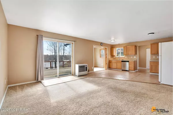 10384 W Lakeshore DR, Wasilla, AK 99623