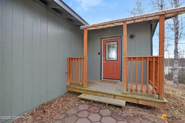 10384 W Lakeshore DR, Wasilla, AK 99623