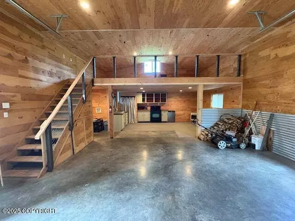 12349 Looking Glass DR, Houston, AK 99623