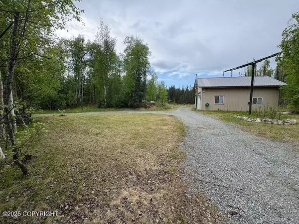 12349 Looking Glass DR, Houston, AK 99623