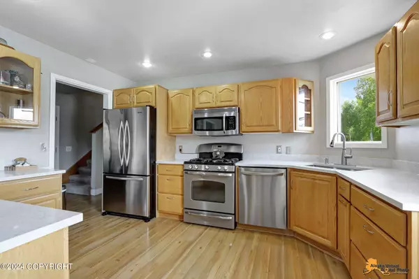 6221 S Roosevelt DR, Wasilla, AK 99623