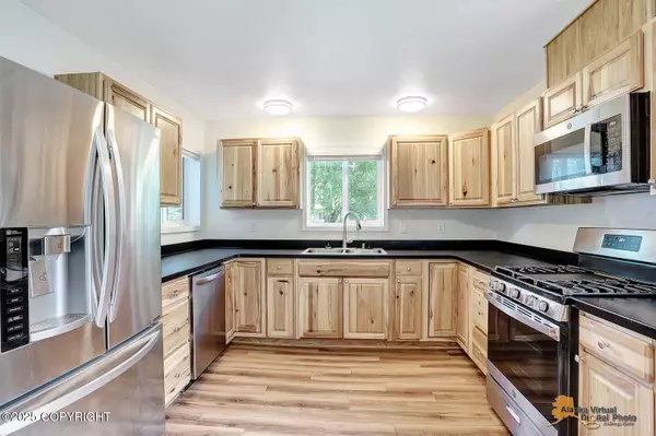 566 N Alaska ST, Palmer, AK 99645