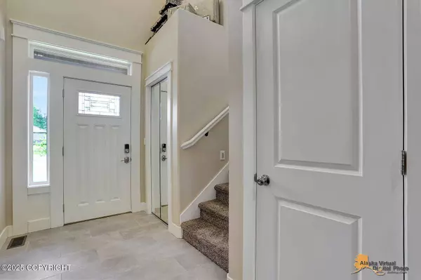 7943 E Wolf Creek RD, Wasilla, AK 99654