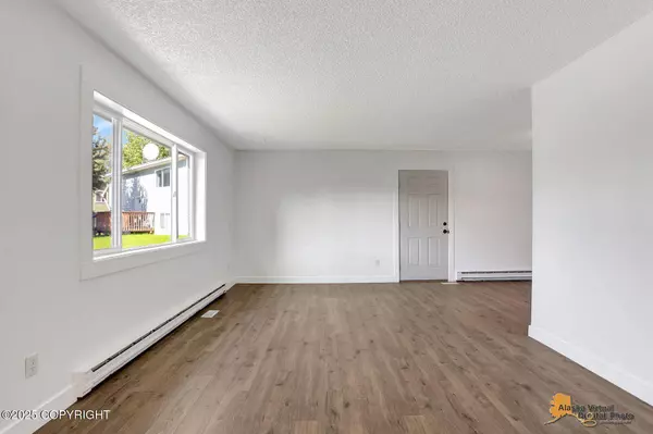 689 E Eklutna ST, Palmer, AK 99645