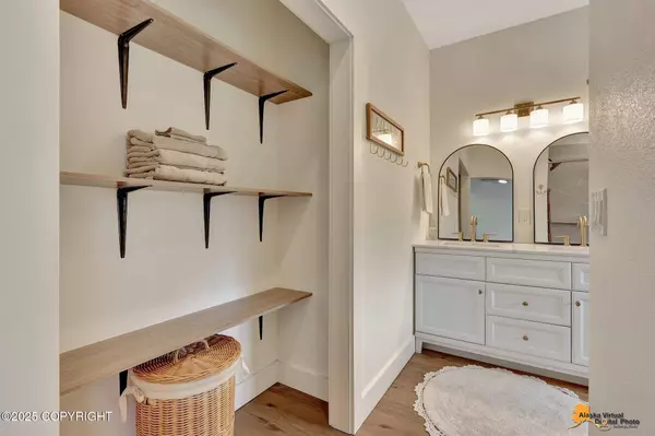 11879 E Apple CIR, Palmer, AK 99645