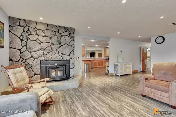 1571 S Middle Mesa DR, Palmer, AK 99645