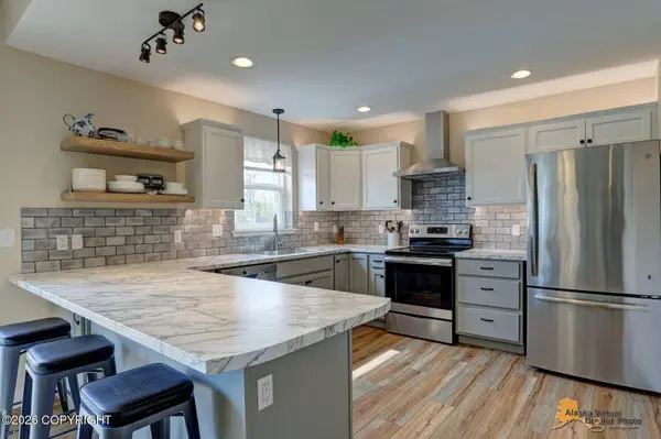 3066 S Lions CIR, Big Lake, AK 99652