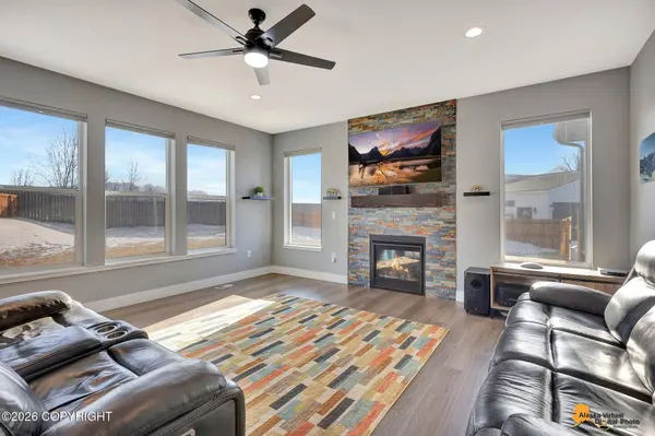 2231 S Crown View CIR, Wasilla, AK 99654