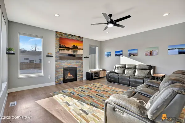 2231 S Crown View CIR, Wasilla, AK 99654