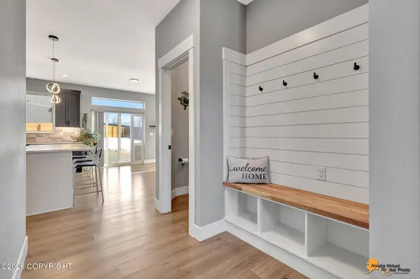 2231 S Crown View CIR, Wasilla, AK 99654