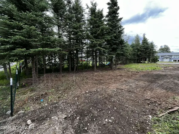 1227 Lilac LN, Kenai, AK 99611