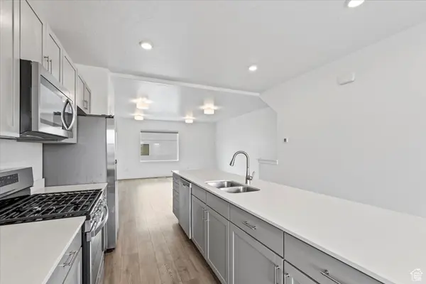 1053 Batten Ct, Lehi, UT 84043
