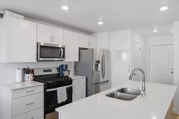 1252 W HIDDEN SPRING DR, Santaquin, UT 84655