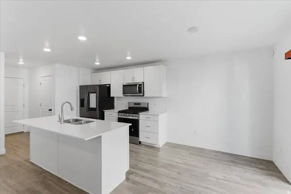 1034 E JACK DR, Saratoga Springs, UT 84045