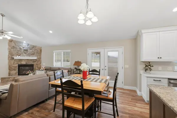 9317 N SUNSET DR, Thatcher, UT 84337