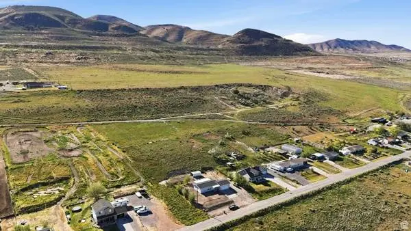 9317 N SUNSET DR, Thatcher, UT 84337