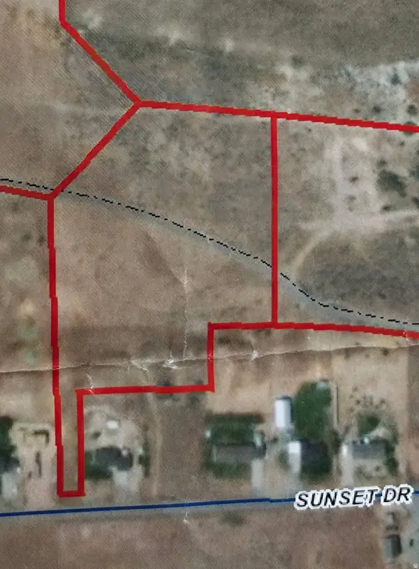9317 N SUNSET DR, Thatcher, UT 84337