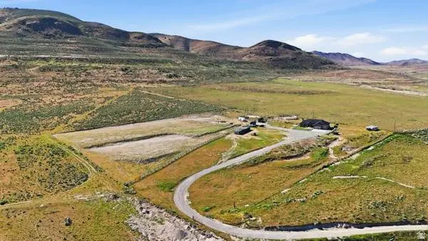 9317 N SUNSET DR, Thatcher, UT 84337