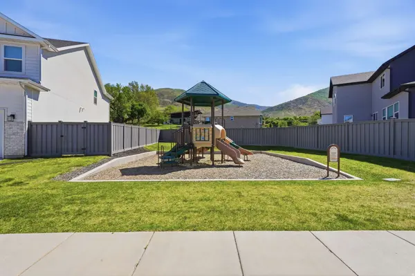 915 N EVELYN ST W, Farmington, UT 84025