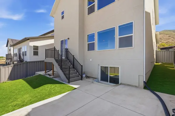 915 N EVELYN ST W, Farmington, UT 84025