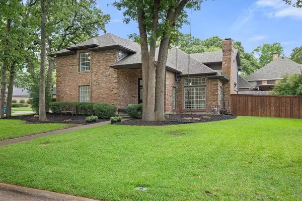 3530 Quail Crest Street, Grapevine, TX 76051