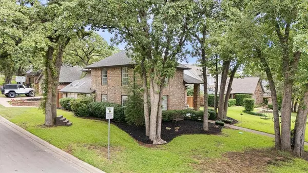 3530 Quail Crest Street, Grapevine, TX 76051