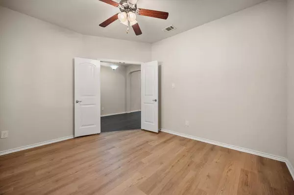 1449 Elkford Lane, Fort Worth, TX 76247