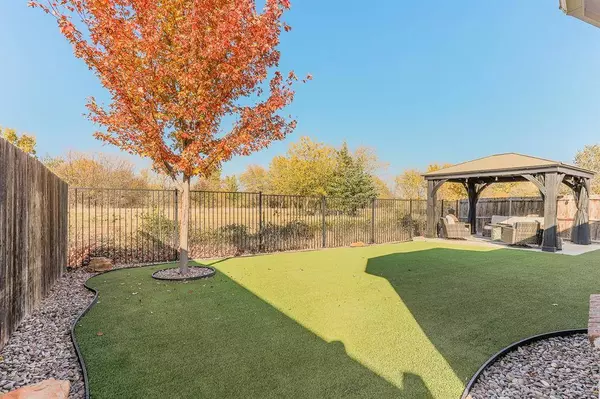 6516 Roaring Creek, Denton, TX 76226