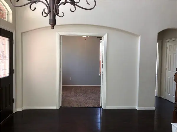 3821 Sandlin Street, Grapevine, TX 76092