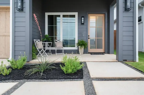 204 N Pine Street, Roanoke, TX 76262
