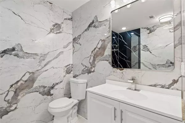 305 S Main Street, Venus, TX 76084