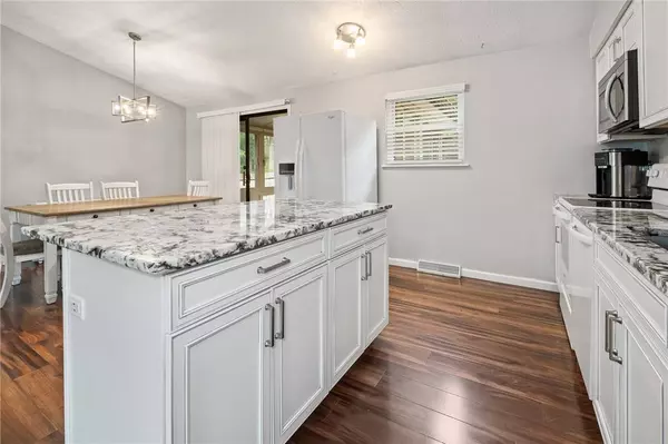 833 Glendale Ct, Cranberry Twp, PA 16066