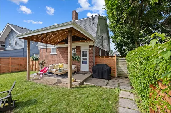 925 Fordham Ave, Brookline, PA 15226