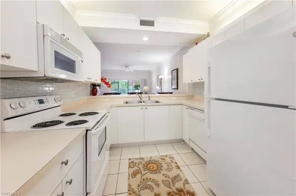 431 Valerie WAY #103, Naples, FL 34104