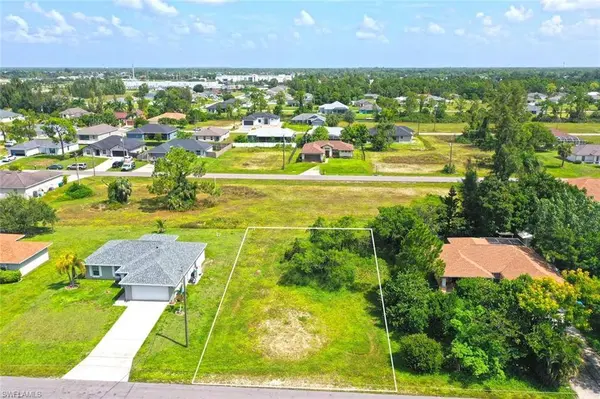 2215 NE 34th LN, Cape Coral, FL 33909