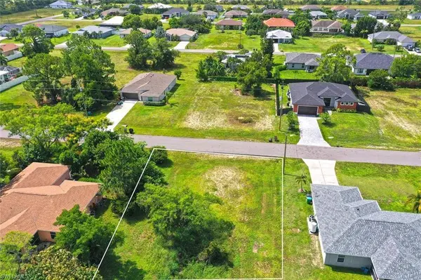 2215 NE 34th LN, Cape Coral, FL 33909