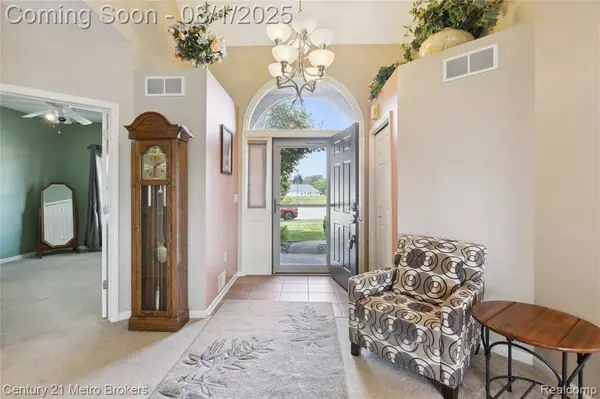 2318 Crossings Circle, Davison, MI 48423