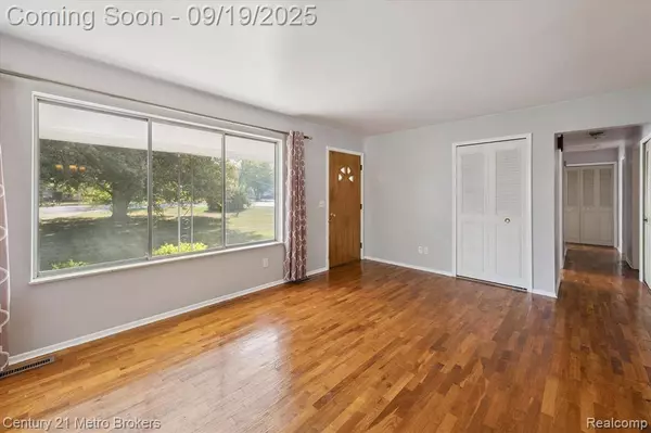 4460 Torrey Road, Flint, MI 48507