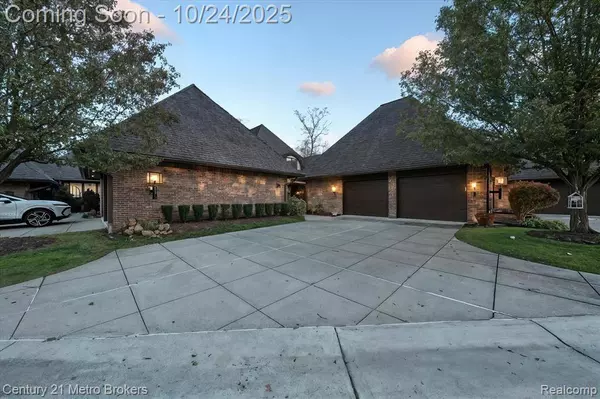 9095 S Saginaw Road 23, Grand Blanc, MI 48439