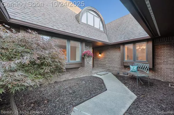 9095 S Saginaw Road 23, Grand Blanc, MI 48439