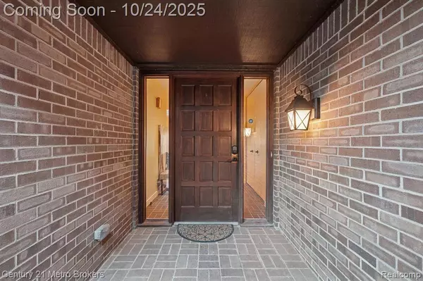 9095 S Saginaw Road 23, Grand Blanc, MI 48439