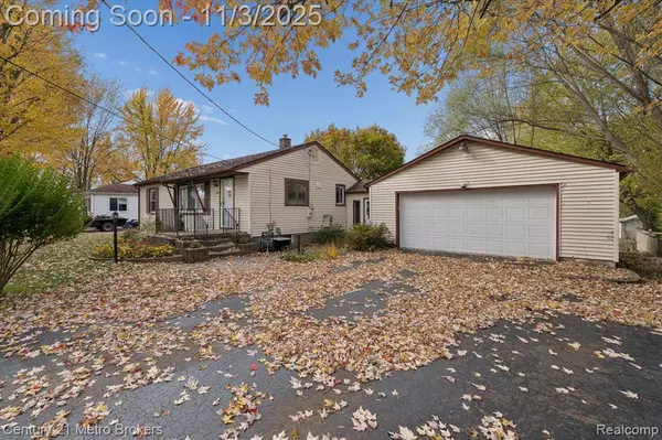 4466 S Center Road, Burton, MI 48519