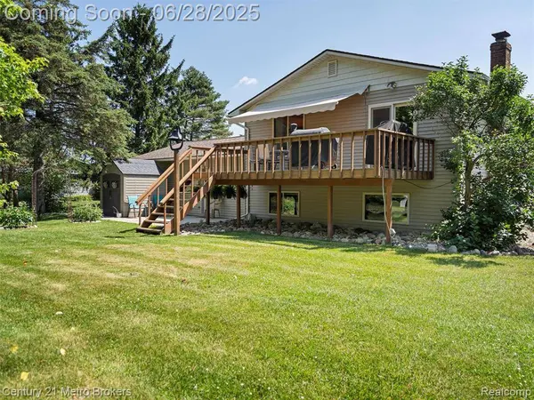 11433 Whitaker Road, Fenton, MI 48430