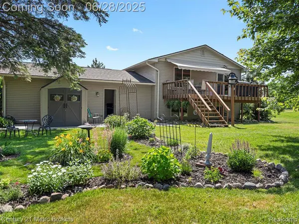 11433 Whitaker Road, Fenton, MI 48430
