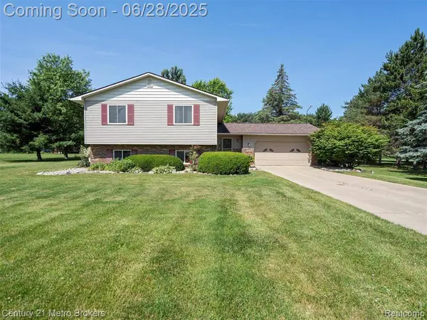 11433 Whitaker Road, Fenton, MI 48430