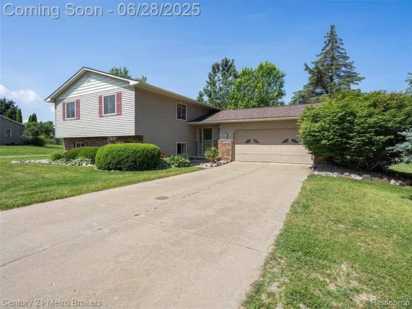 11433 Whitaker Road, Fenton, MI 48430