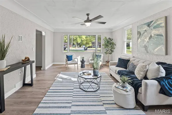 18 Elvira DR, Fairview Heights, IL 62208