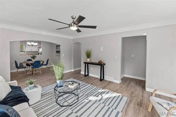 18 Elvira DR, Fairview Heights, IL 62208